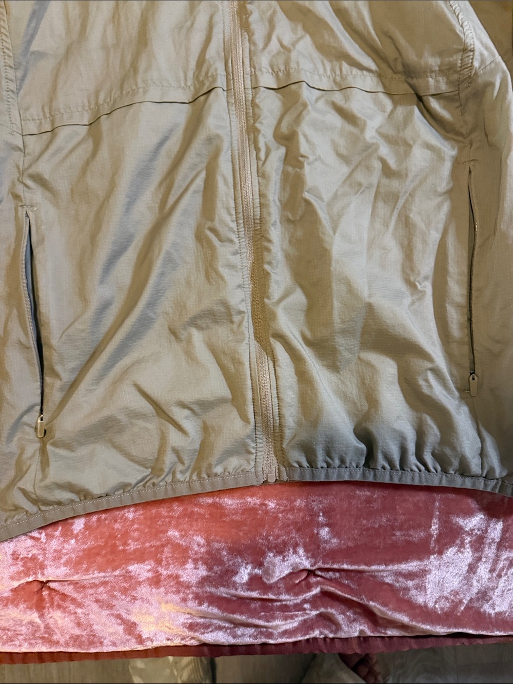 ALO Yoga Men's Hooded Windbreaker in Olive Green - Picture 2 of 5